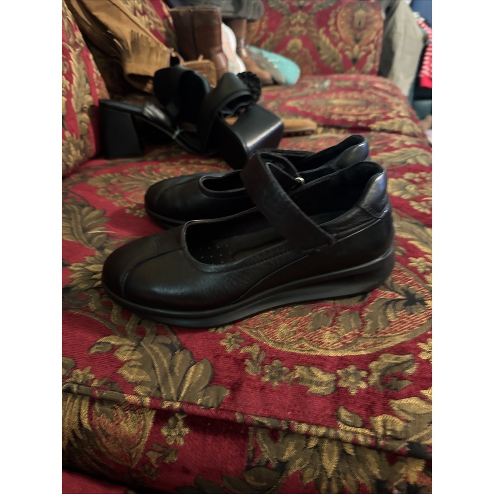 ECCO Aquest Mary Jane Comfort Shoes size 5 Black Leather Hook and Loop